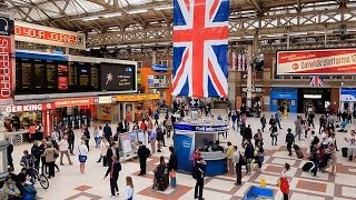 A Walk Through The London Victoria Station London England [upl. by Jarrod]